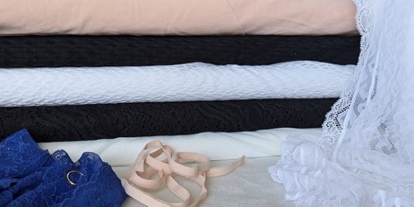 Fournisseur-tissu Les tissus de lingerie (jersey, satin, voile…) proviennent tous d’une entreprise française de stocks dormants.